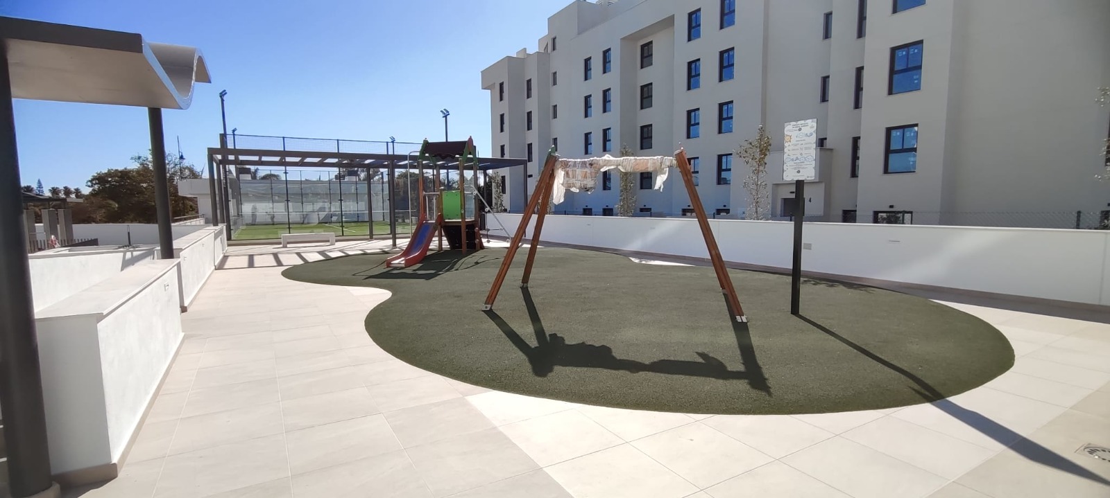 3 Bedroom Apartment in Torremolinos - Photo 4