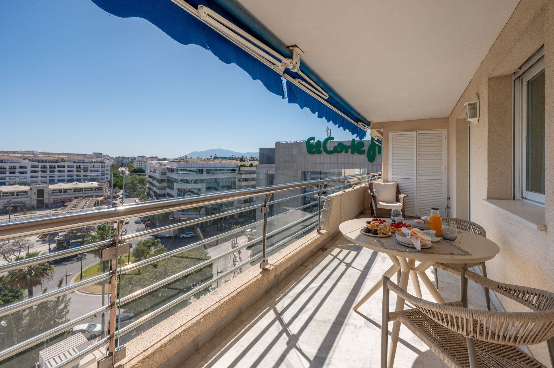 2 Bedroom Apartment in Marbella - Photo 22