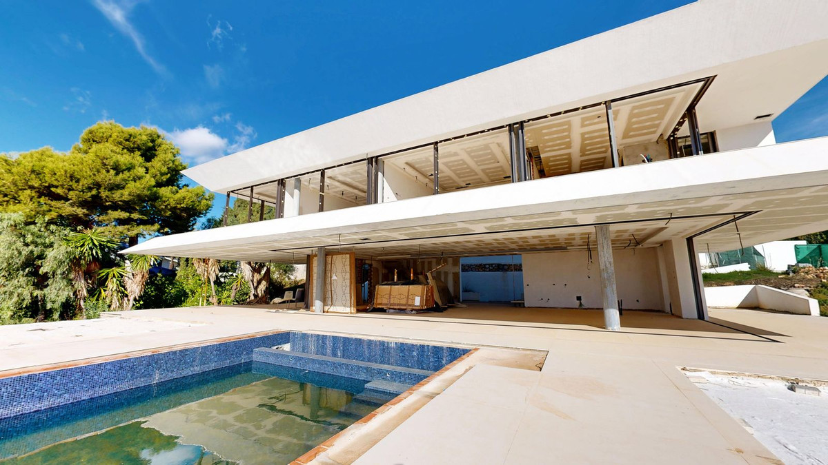 6 Bedroom Villa in Marbella - Photo 4