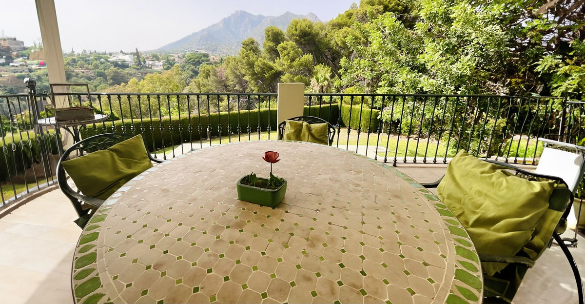6 Bedroom Villa in Marbella - Photo 10
