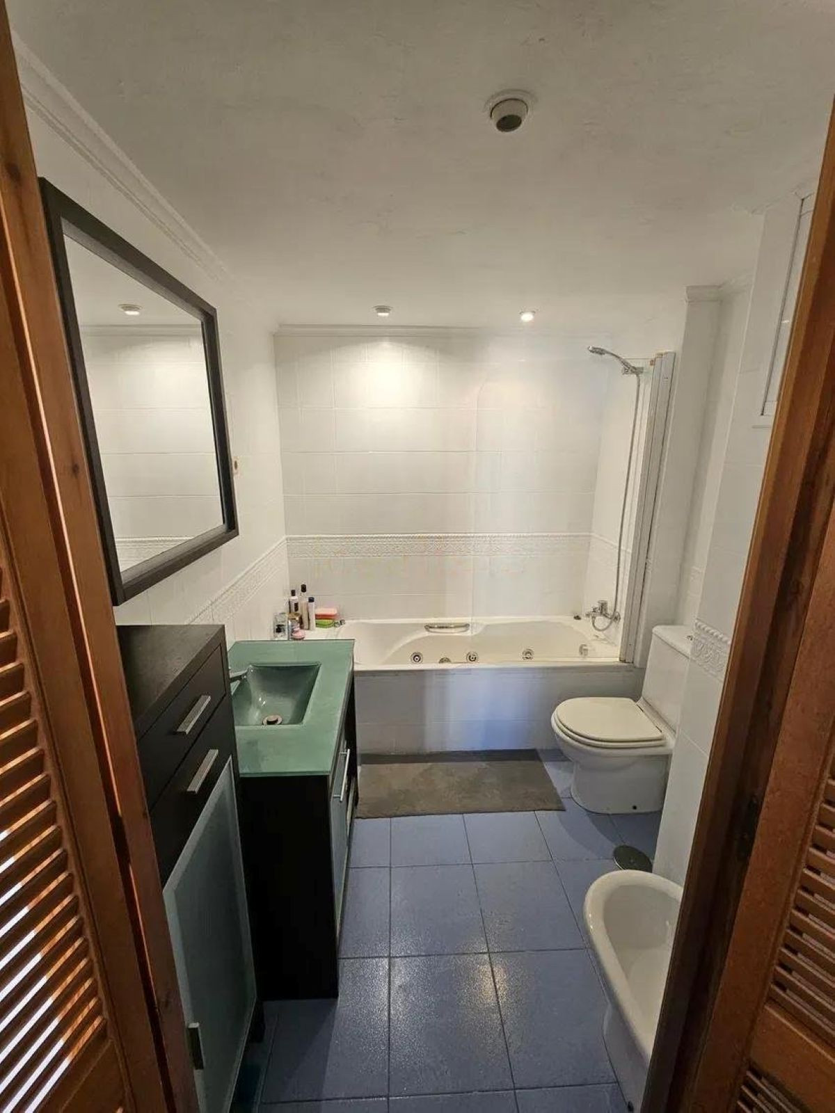 2 Bedroom Apartment in Marbella - Photo 16