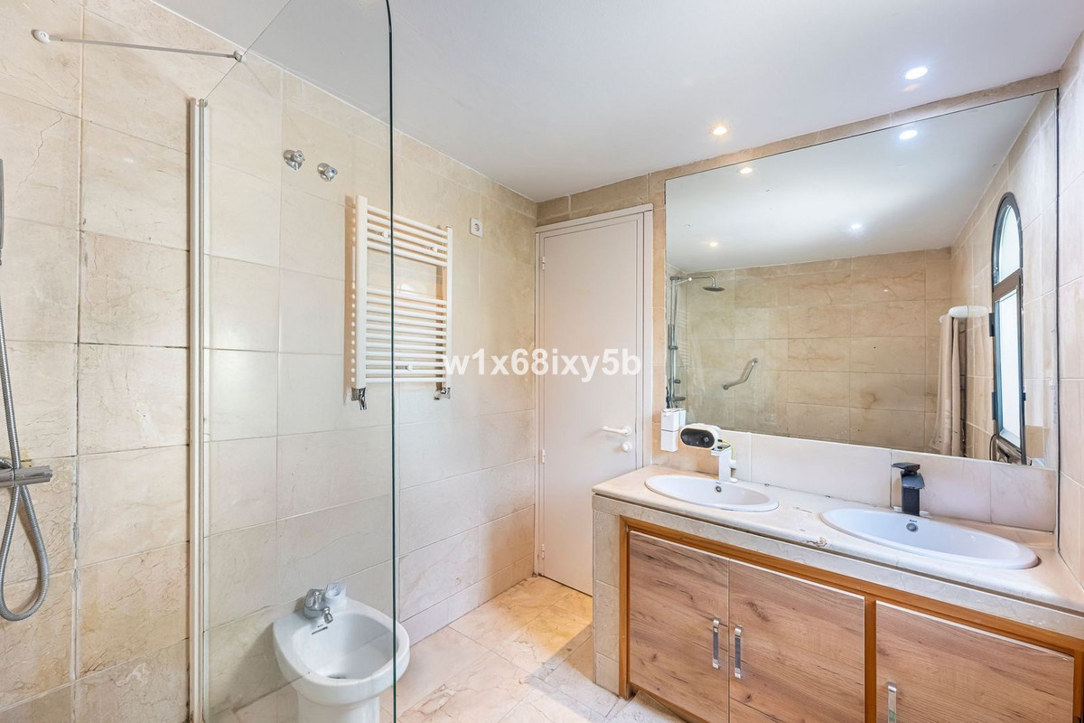 3 Bedroom Townhouse in Estepona - Фото 26