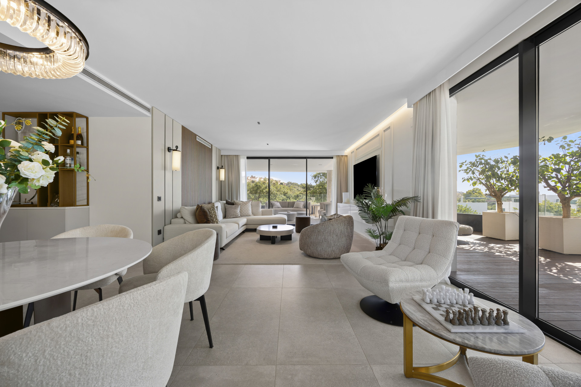 3 Bedroom Apartment in Sotogrande - Photo 2