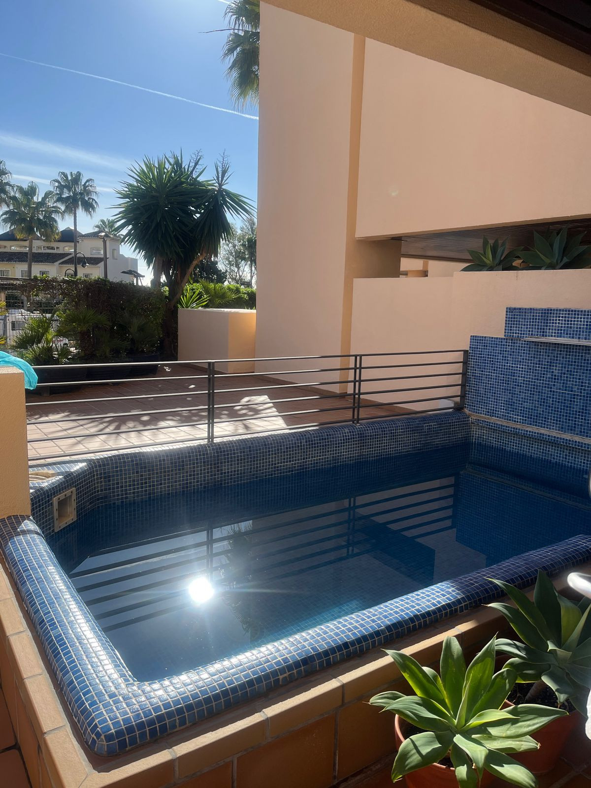2 Bedroom Apartment in Estepona - Photo 2