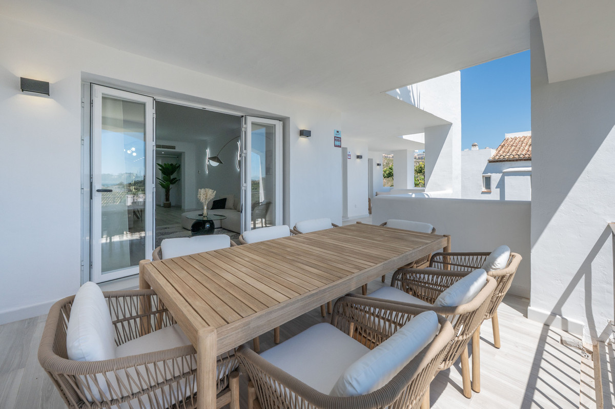 3 Bedroom Apartment in Benahavís - Photo 28