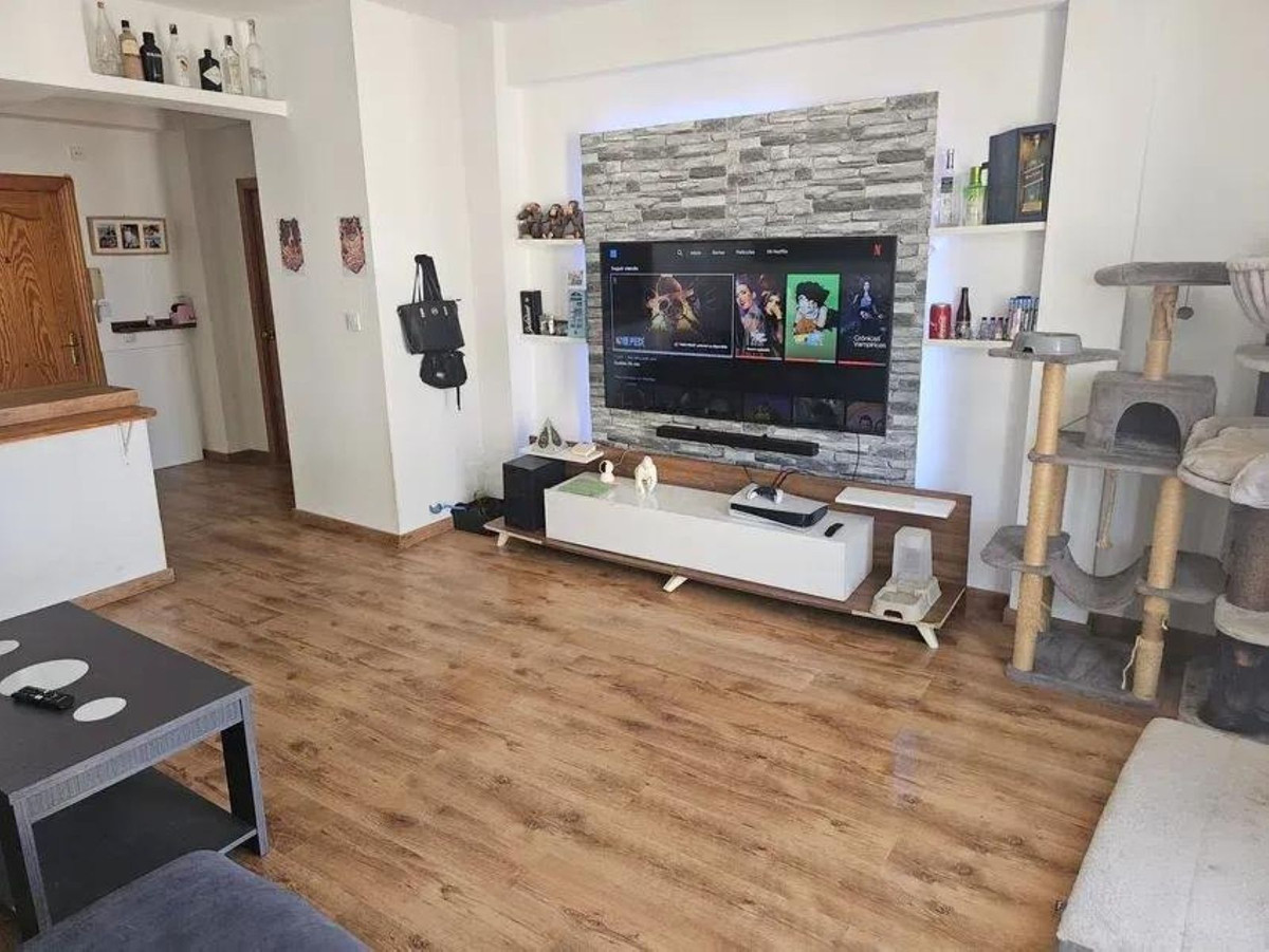 2 Bedroom Apartment in Marbella - Photo 3
