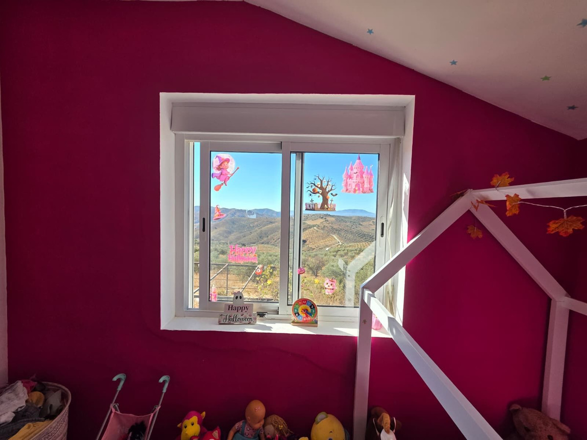 3 Bedroom Country house in Villanueva de la Concepción - Photo 13