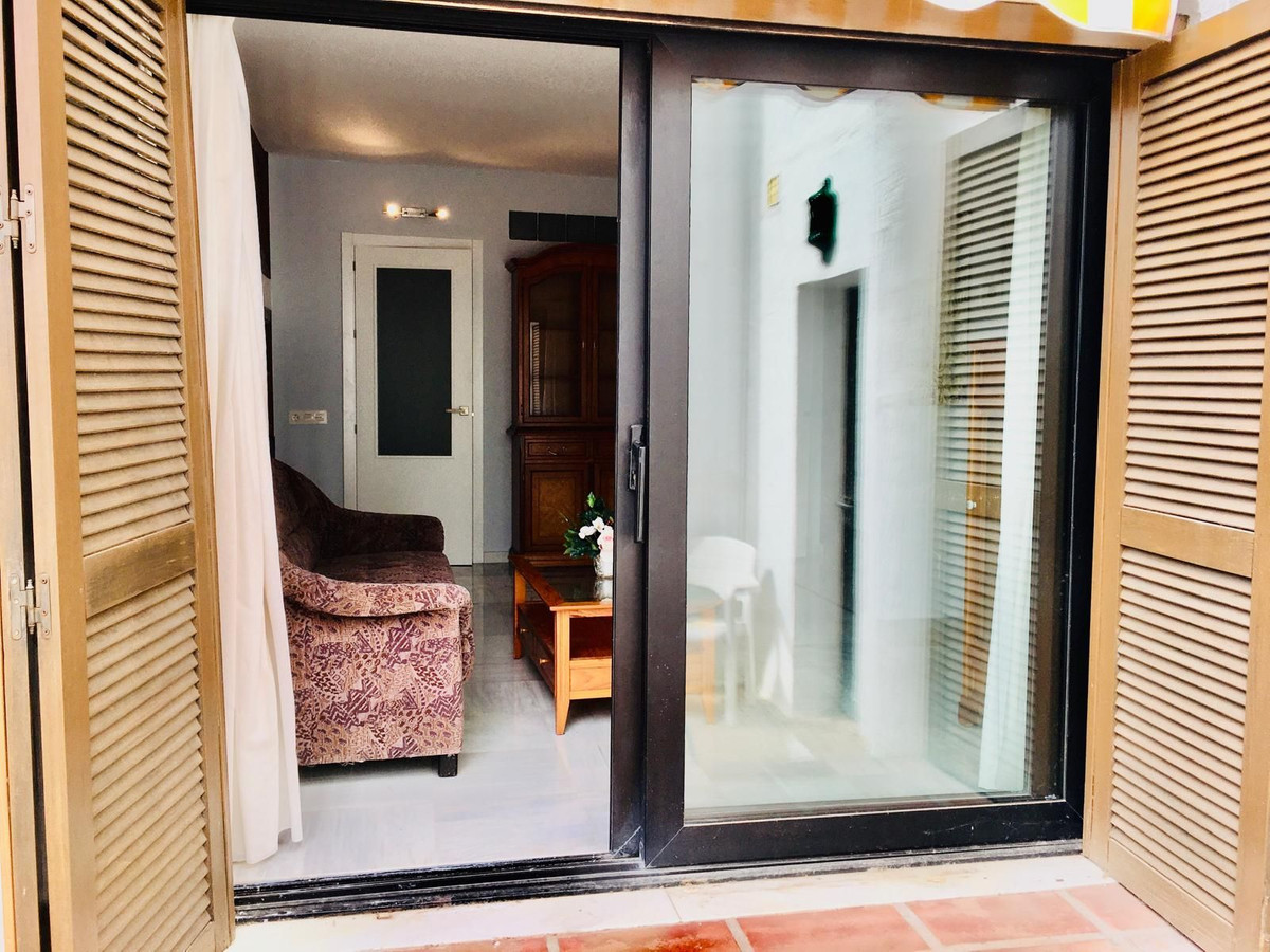 2 Bedroom Apartment in Marbella - Photo 3