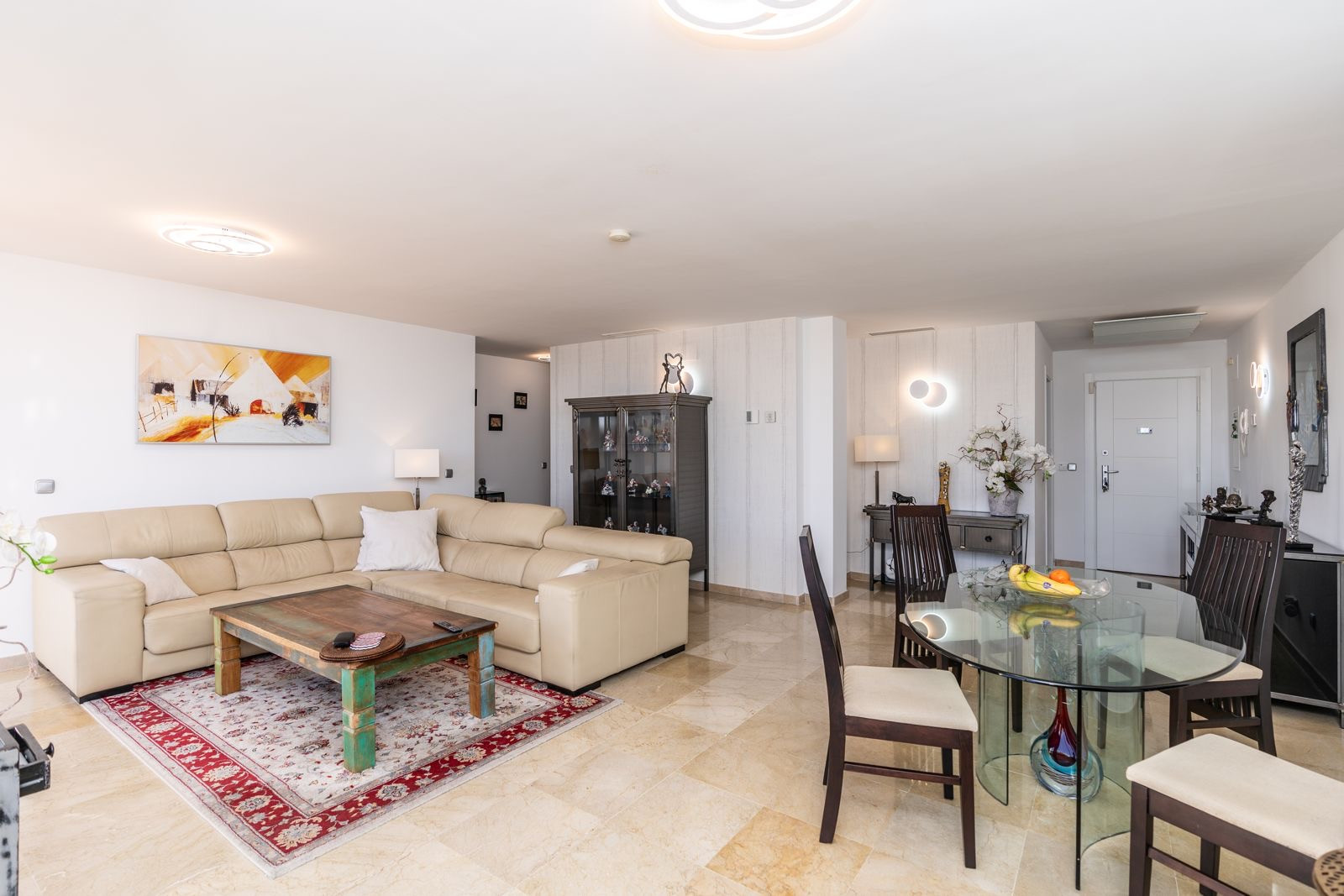 4 Bedroom Apartment in Benahavís - Photo 6