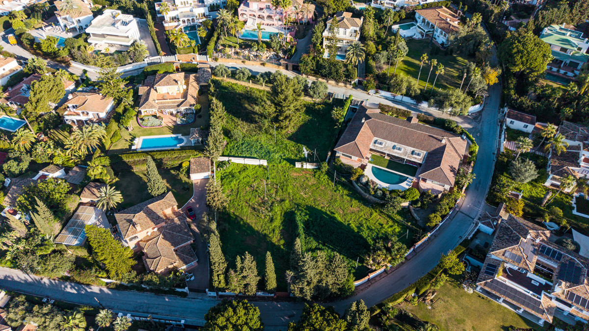 3,749 m² Plot in Marbella - Photo 2