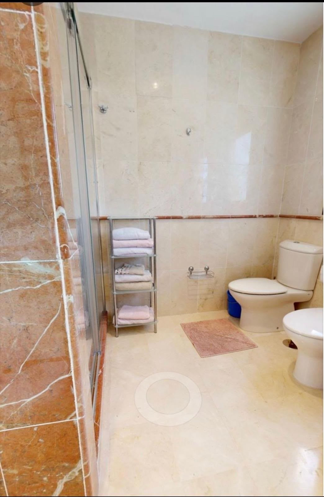 4 Bedroom Apartment in Estepona - Photo 18