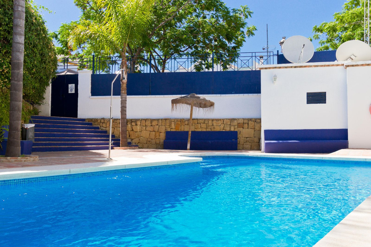5 Bedroom Townhouse in San Pedro de Alcántara - Photo 27