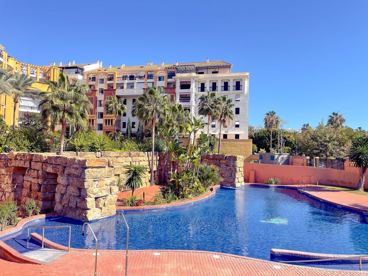 3 Bedroom Apartment in San Pedro de Alcántara - Photo 10