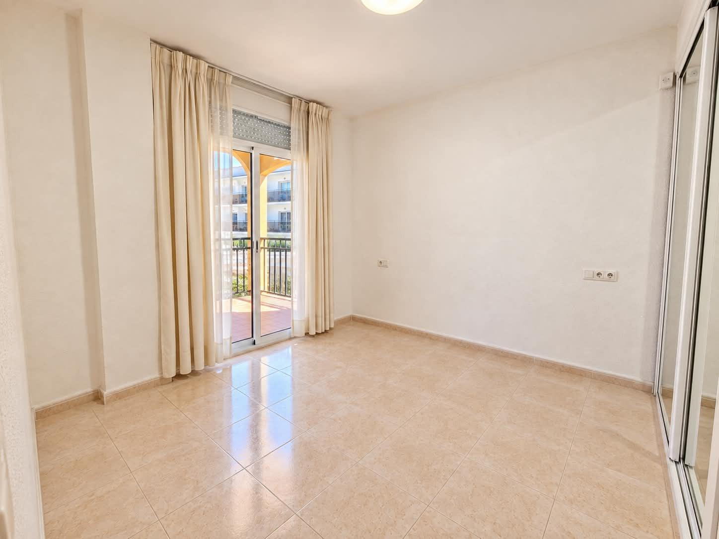 2 Bedroom Apartment in Benalmádena - Photo 19