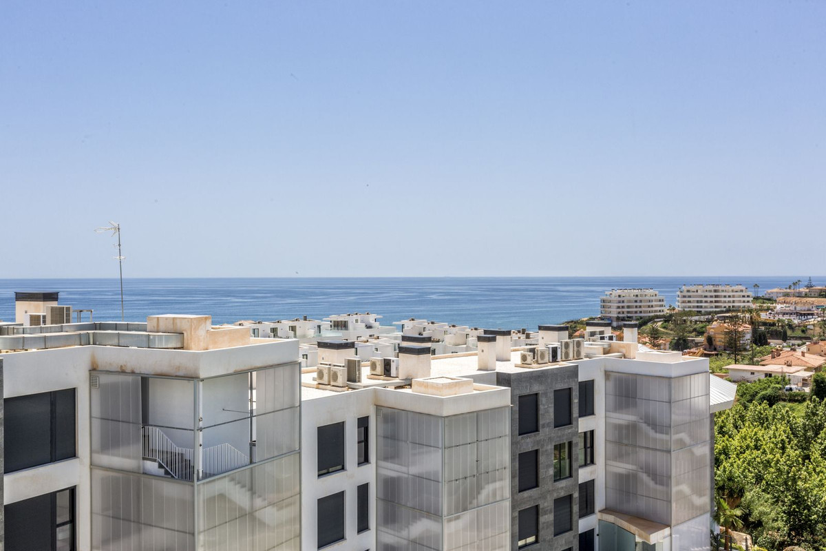 2 Bedroom Apartment in Fuengirola - Photo 19
