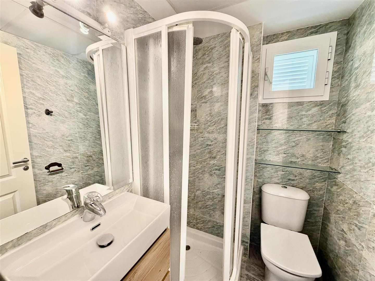 3 Bedroom Apartment in Marbella - Photo 14