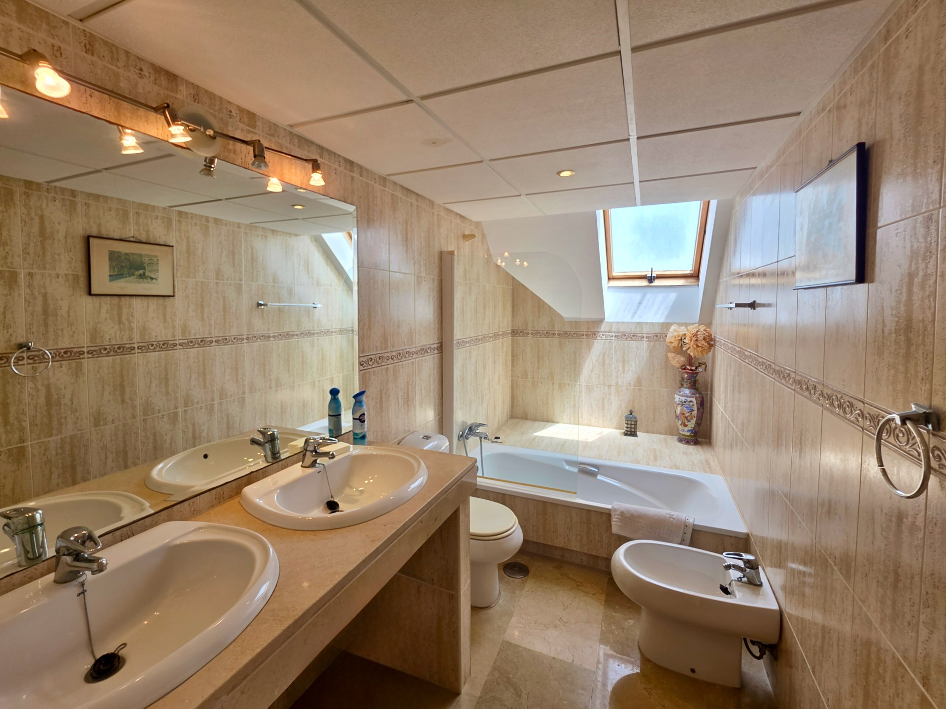 3 Bedroom Penthouse in La Duquesa - Photo 23