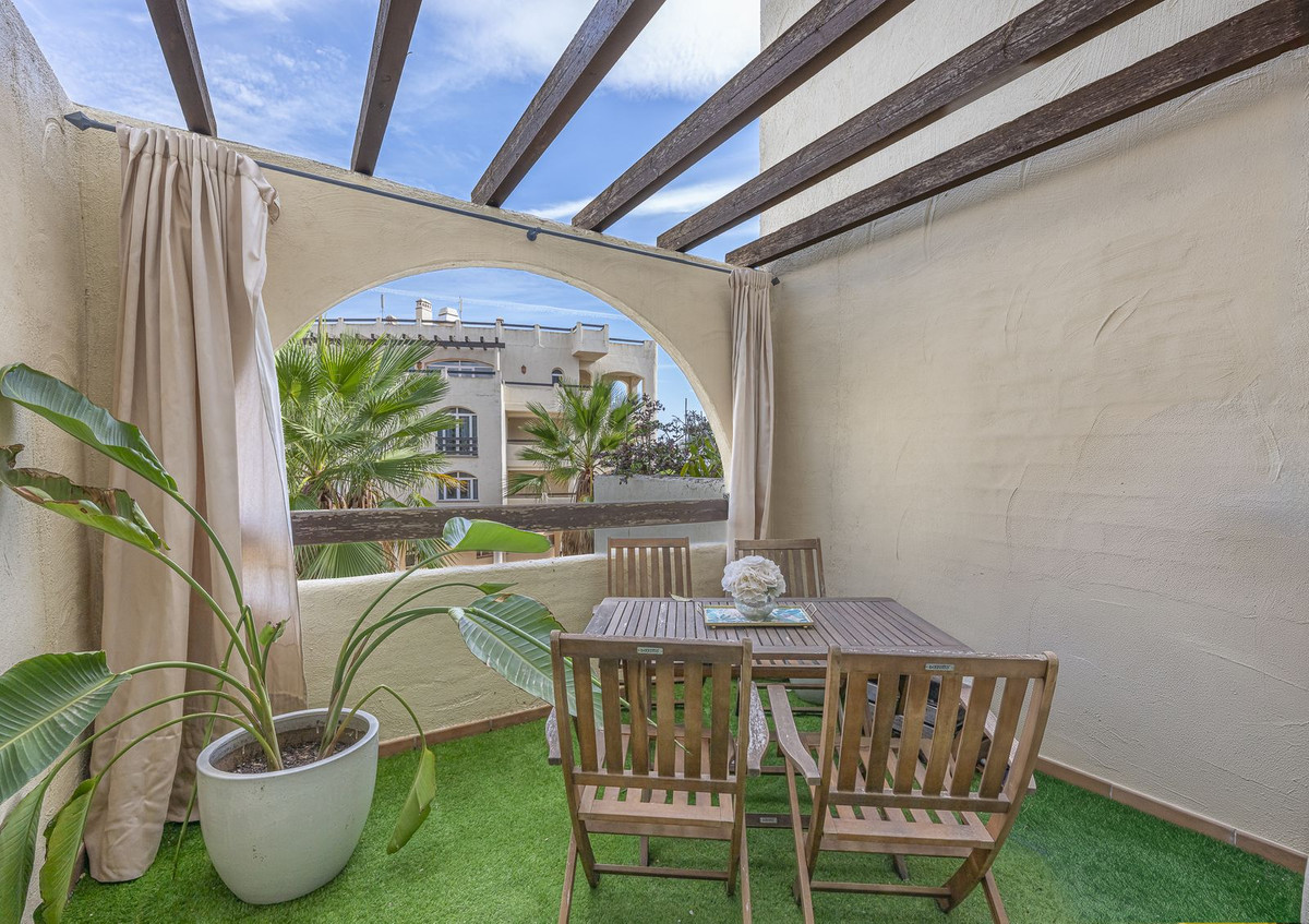 1 Bedroom Apartment in Estepona - Photo 21
