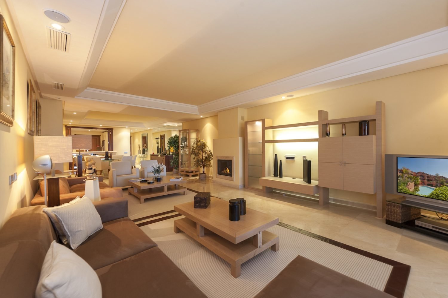 2 Bedroom Apartment in Marbella - Photo 2
