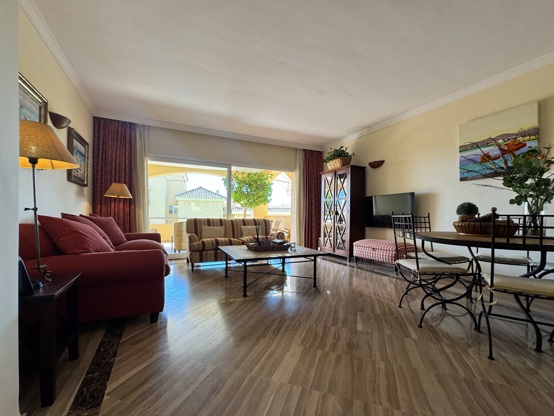 3 Bedroom Apartment in Marbella - Photo 3