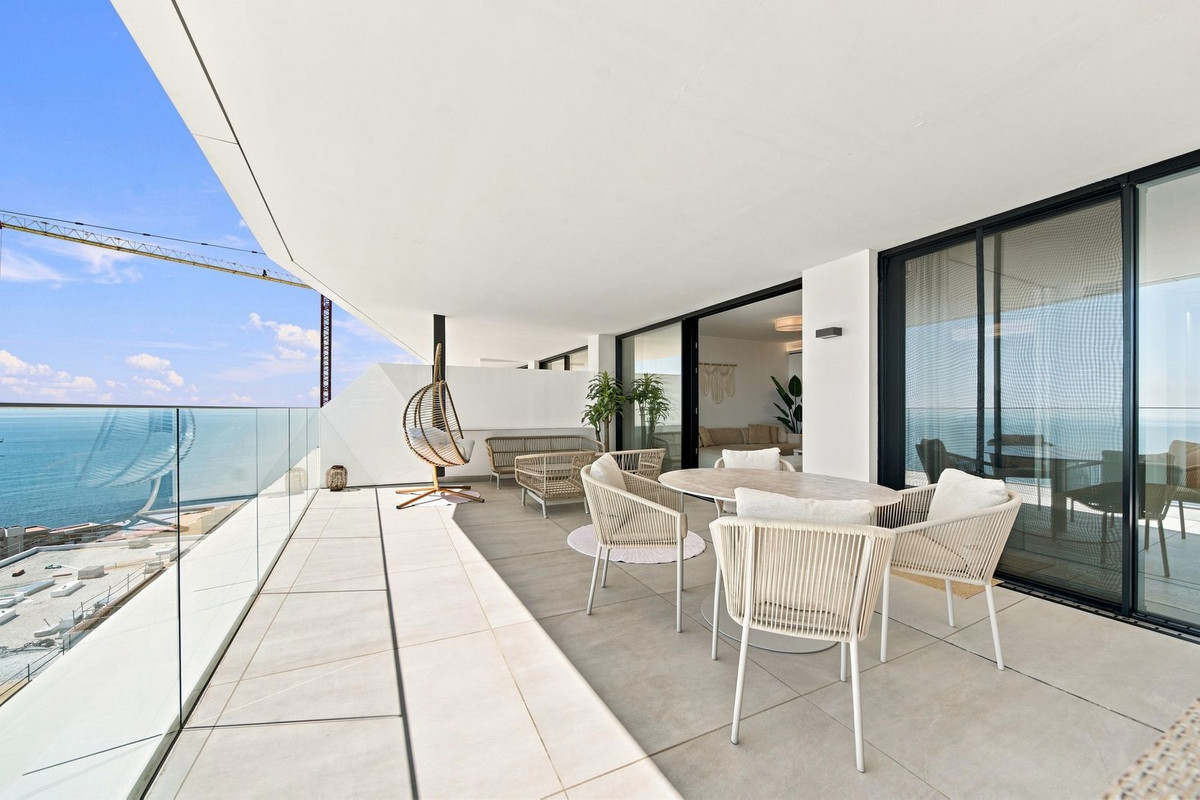 2 Bedroom Apartment in Fuengirola - Photo 13