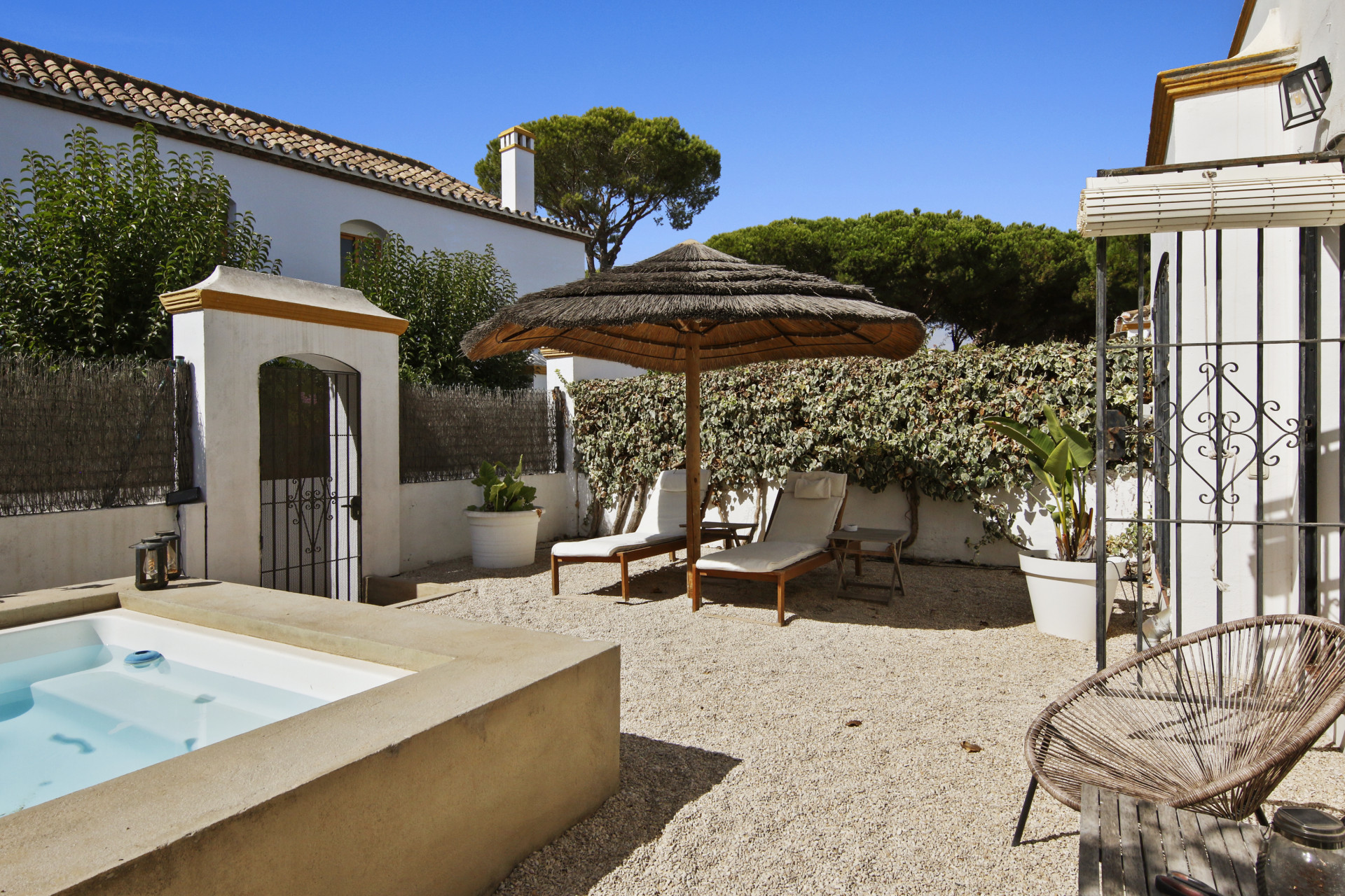 2 Bedroom Apartment in Estepona - Photo 17