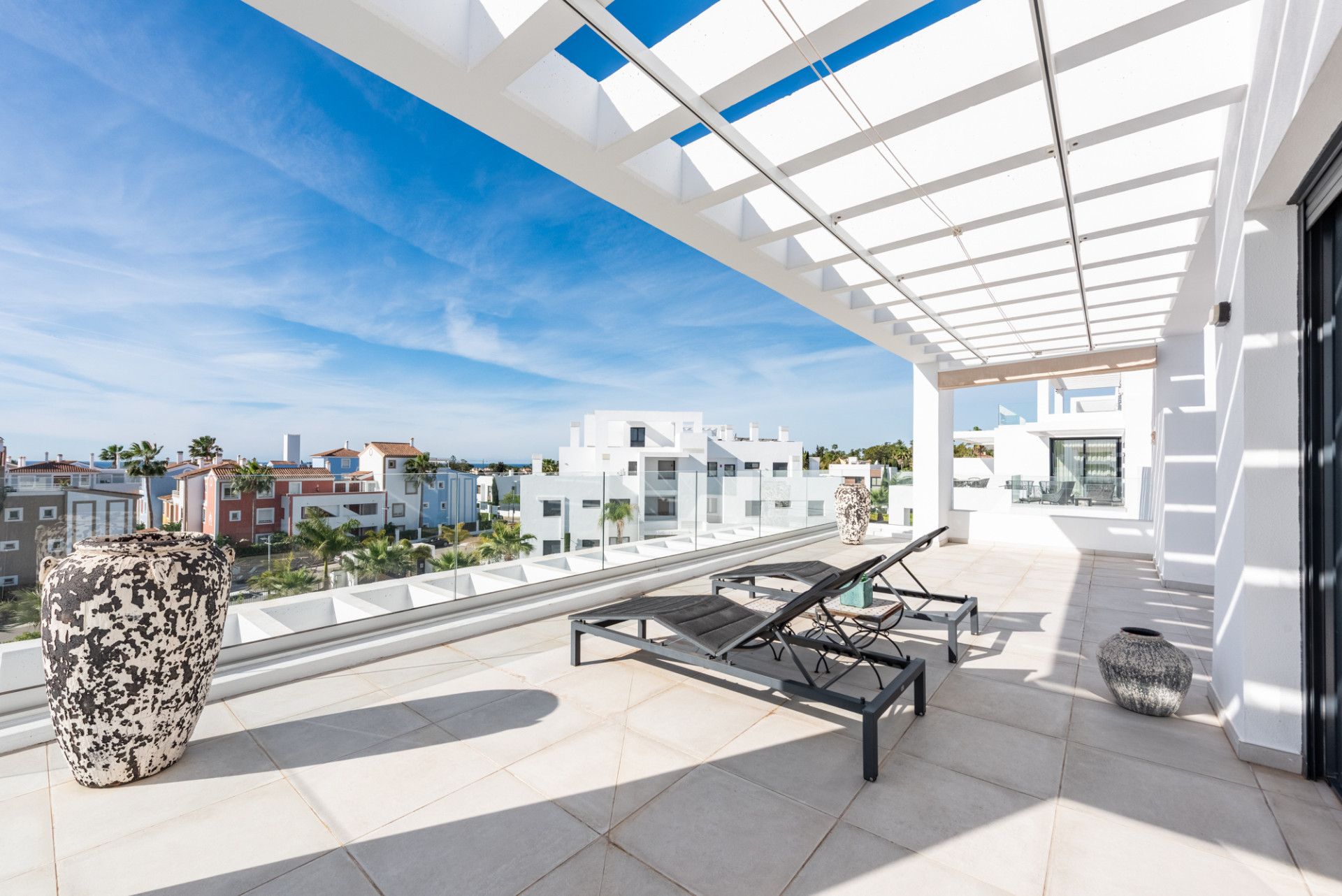 3 Bedroom Penthouse in Estepona - Photo 27