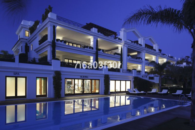 3 Bedroom Apartment in Estepona - Photo 19