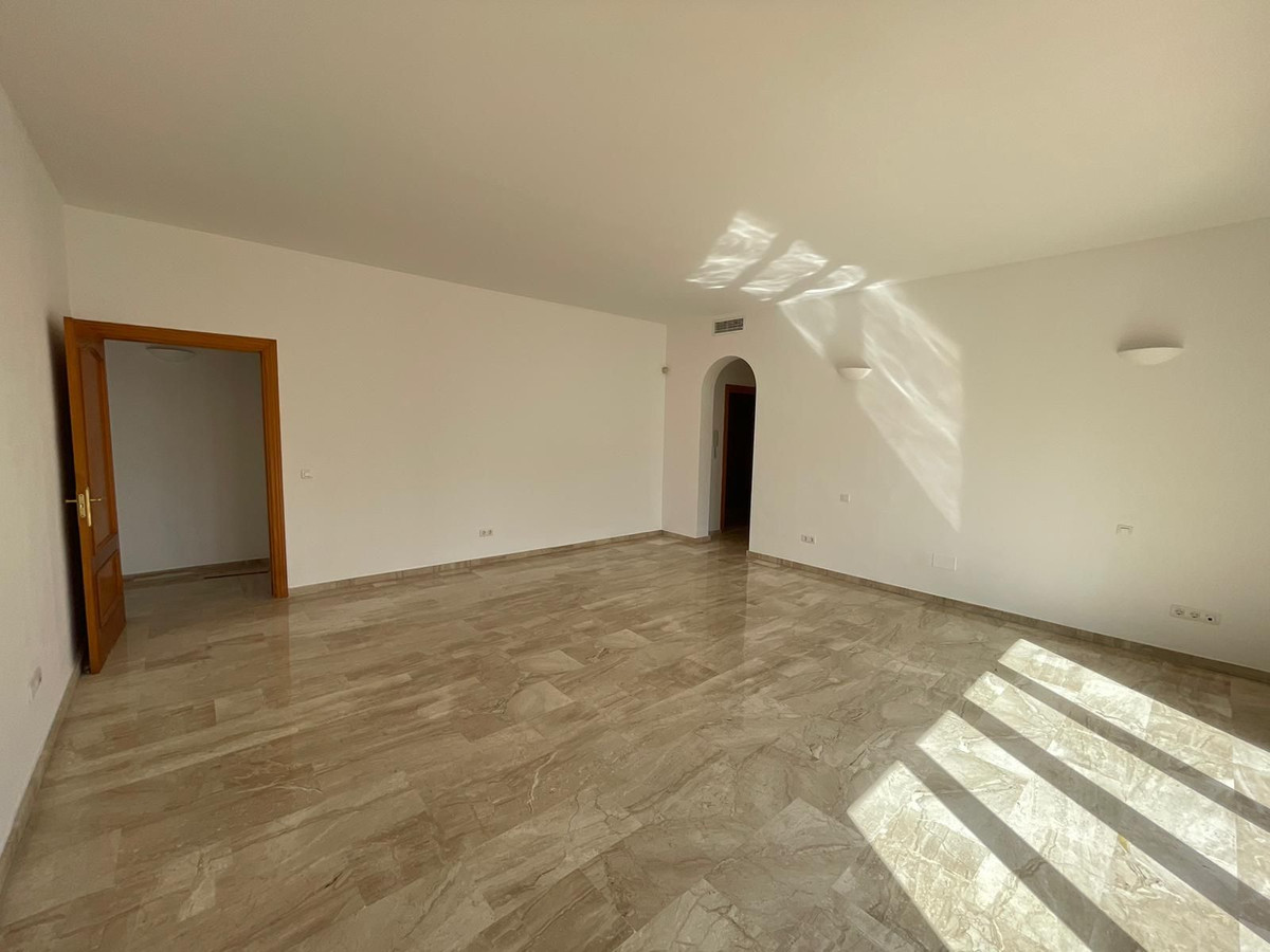 5 Bedroom Villa in Mijas - Photo 31