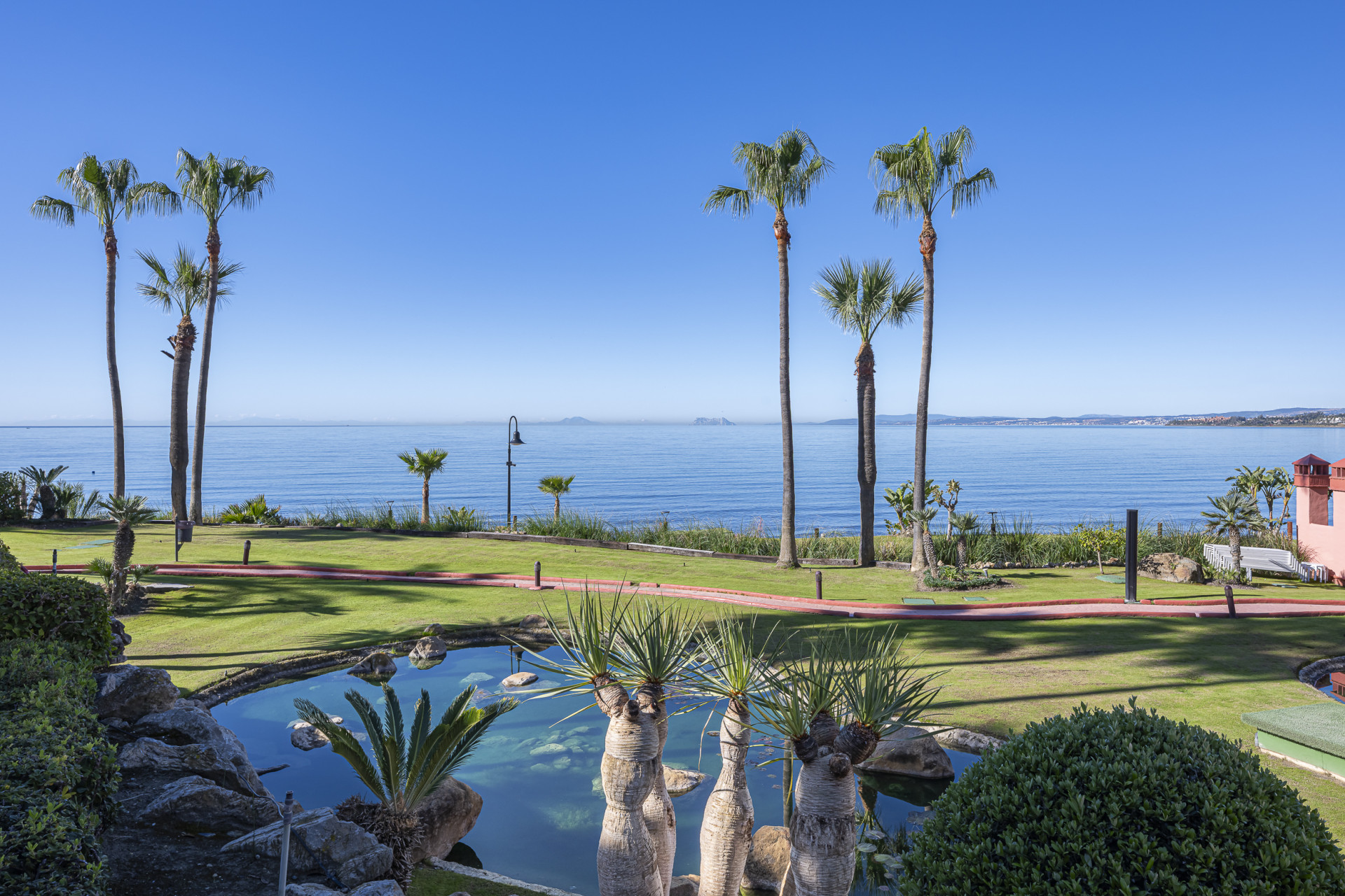 3 Bedroom Apartment in Estepona - Photo 18