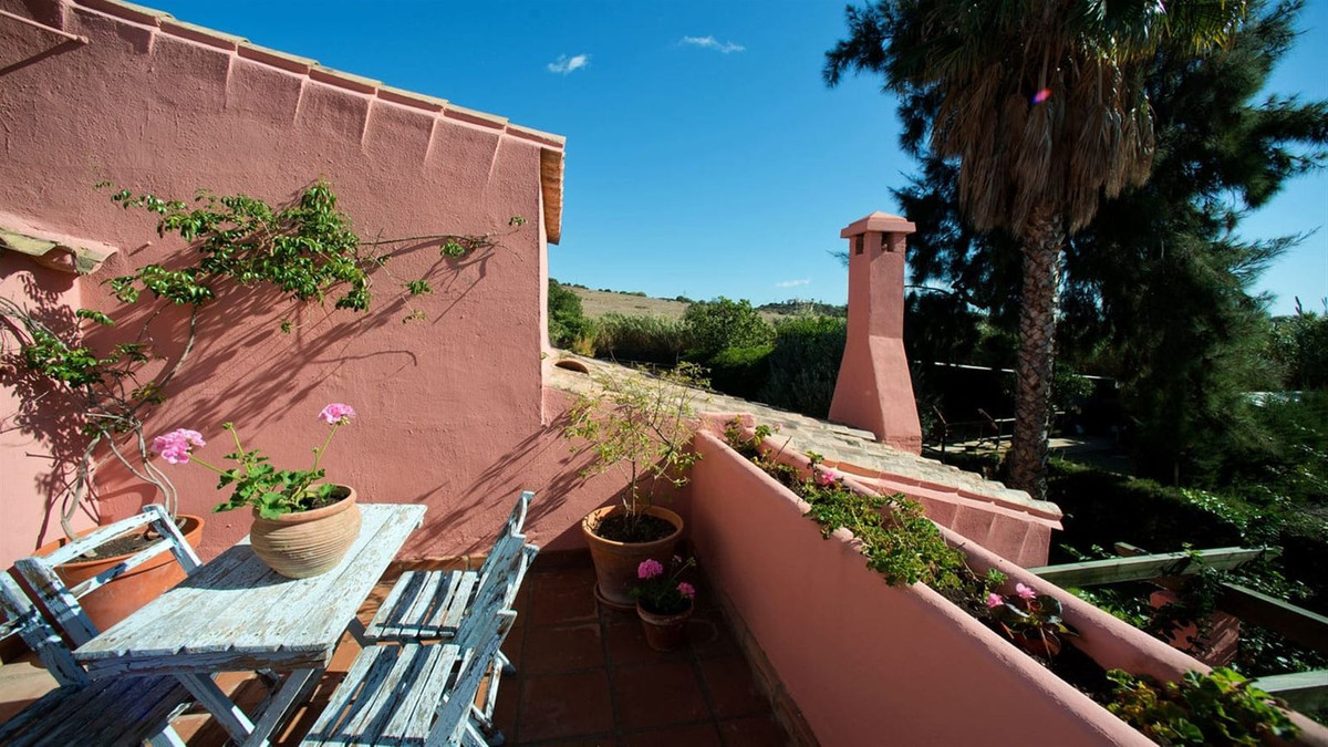 3 Bedroom Country house in Estepona - Photo 15