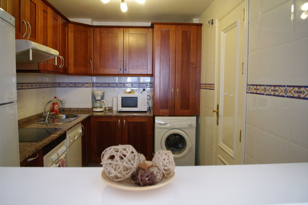 2 Bedroom Apartment in Mijas - Photo 2