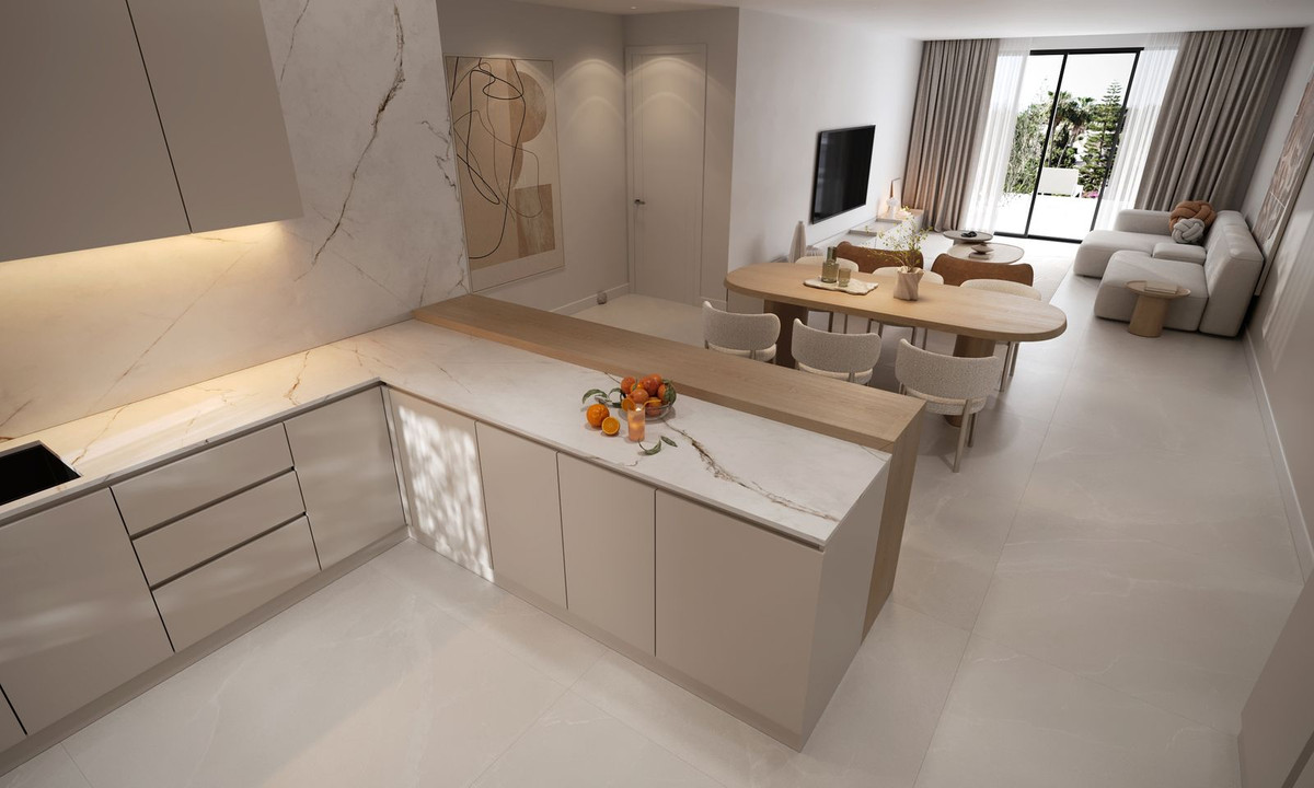 2 Bedroom Apartment in Estepona - Photo 29