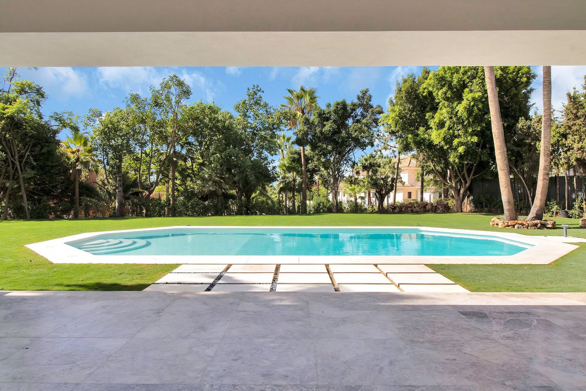 6 Bedroom Villa in Marbella - Фото 4
