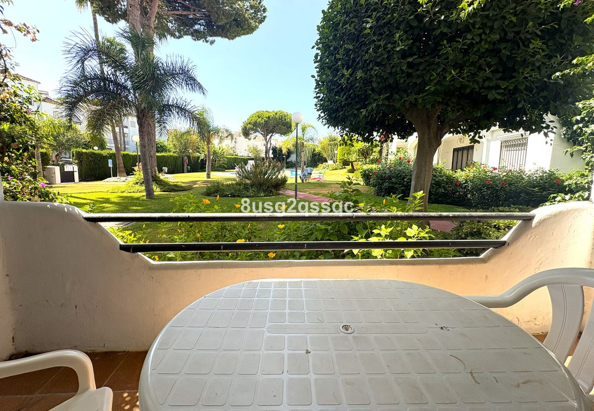 3 Bedroom Apartment in Estepona - Photo 20