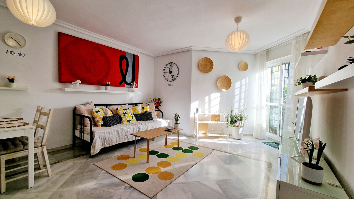 1 Bedroom Apartment in Marbella - Photo 14