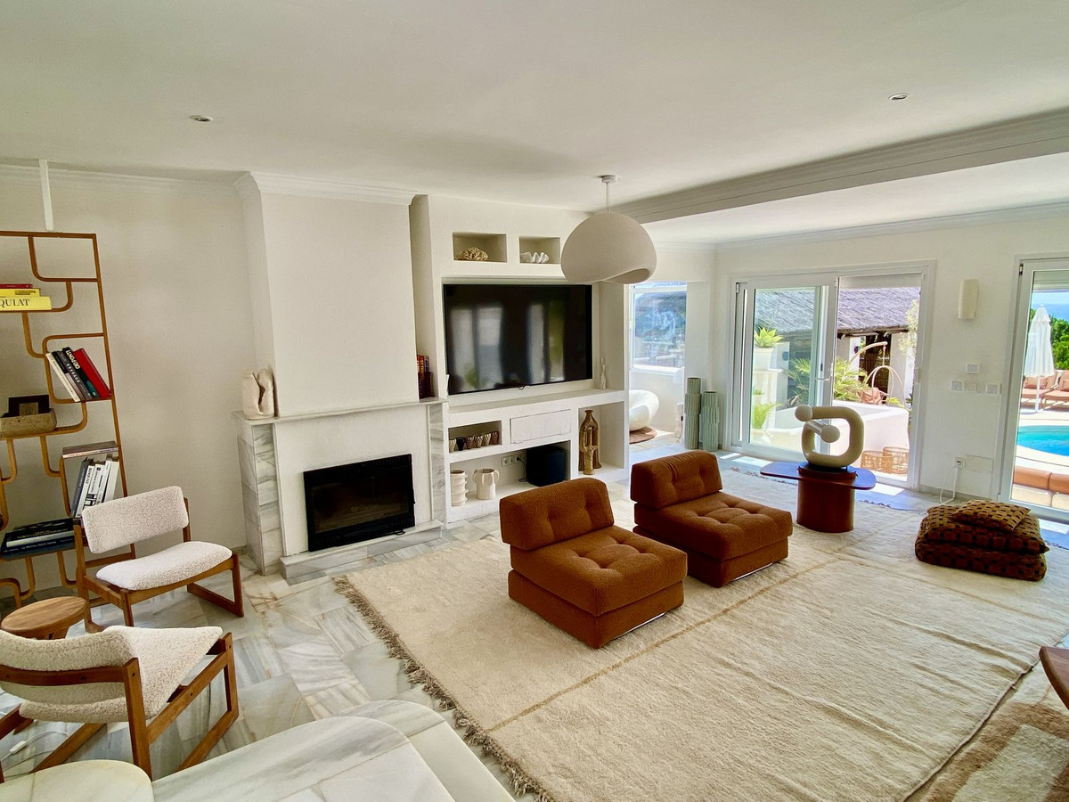 4 Bedroom Villa in Estepona - Photo 6