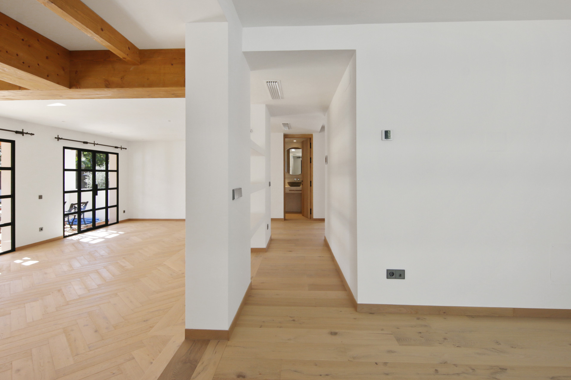 5 Bedroom Villa in Marbella - Photo 7