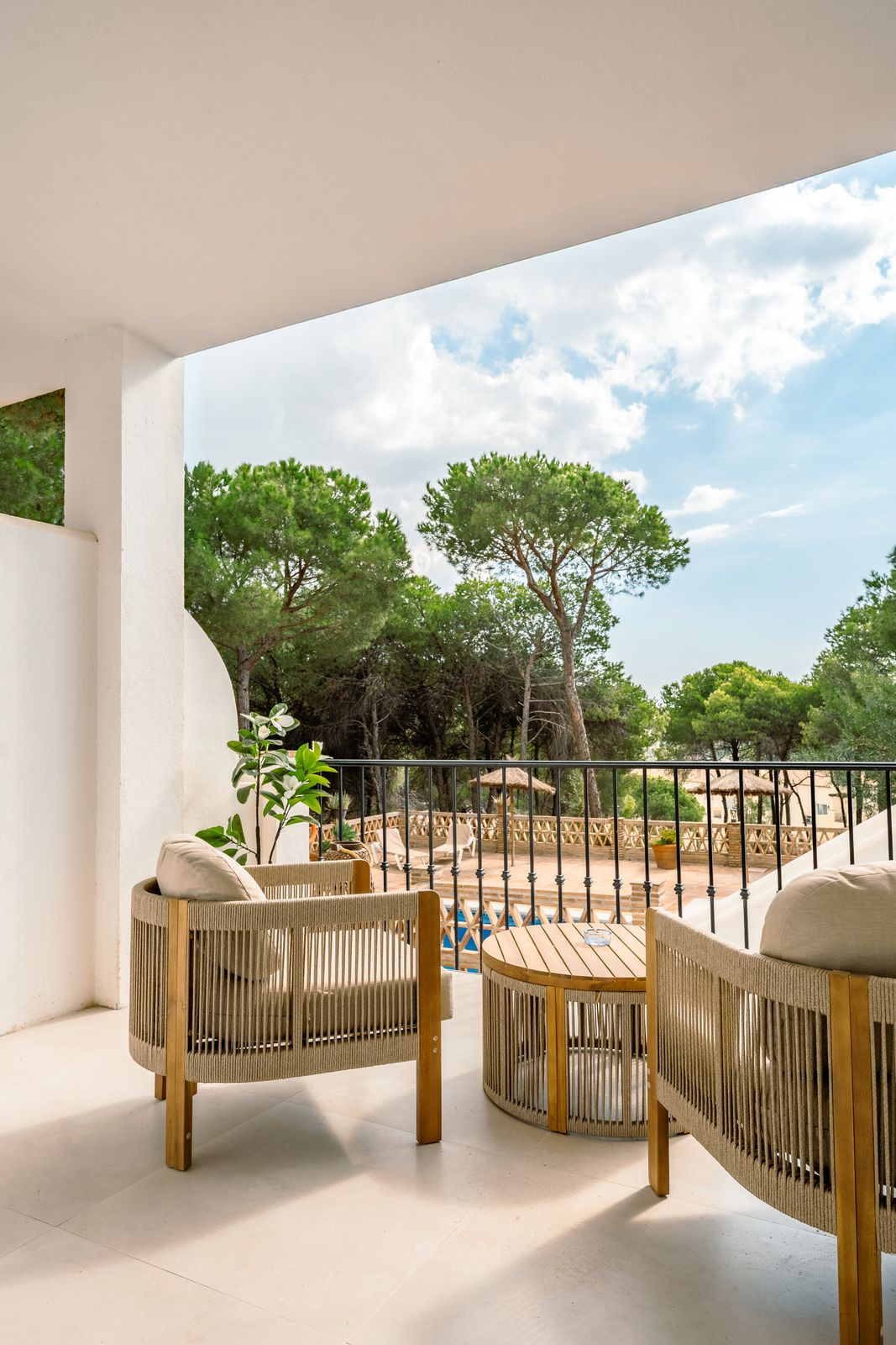 2 Bedroom Apartment in Marbella - Photo 5