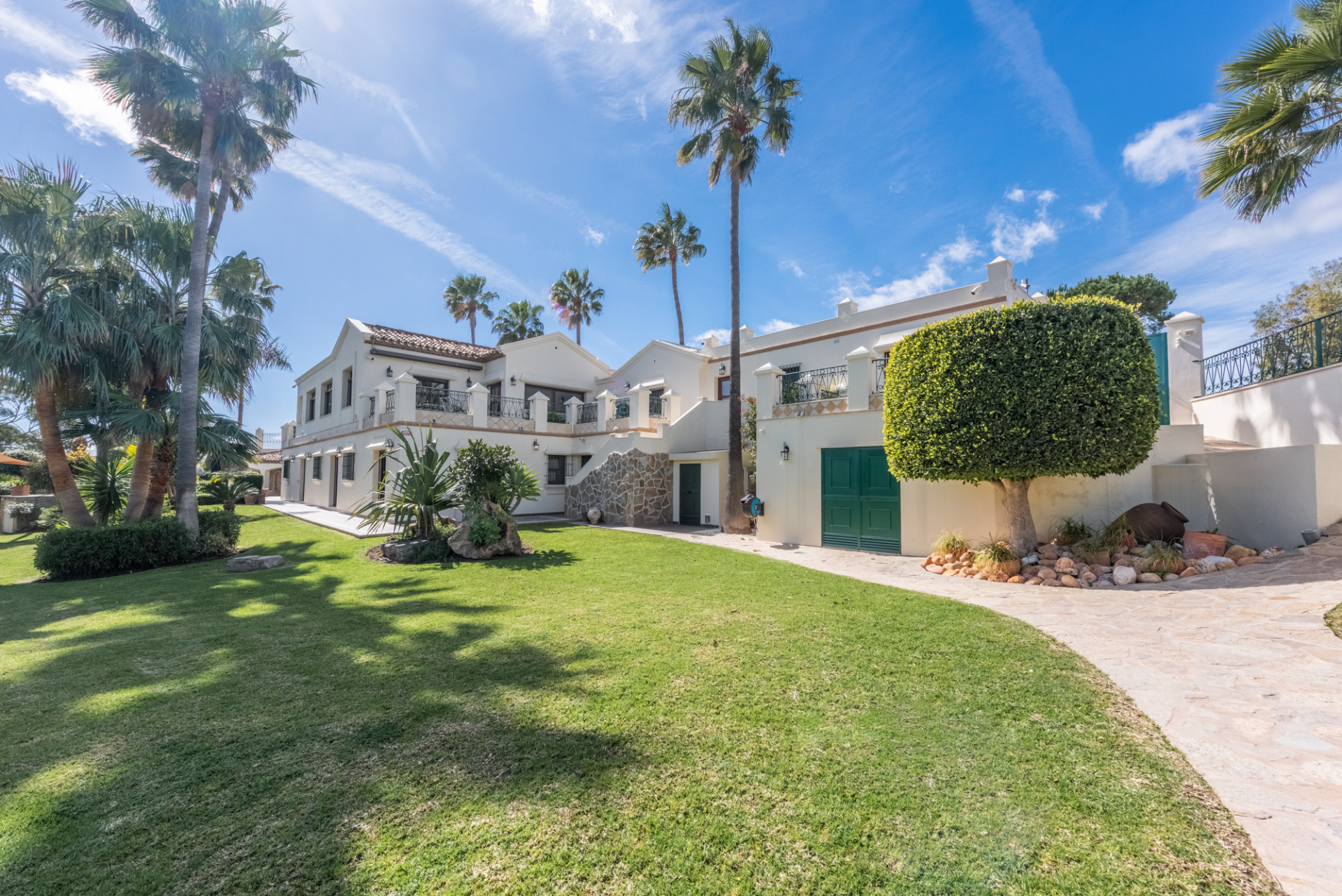 6 Bedroom Villa in Estepona - Фото 36