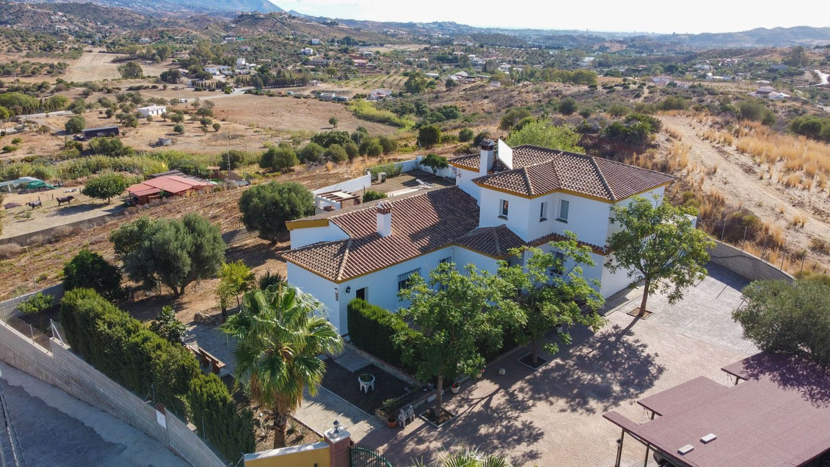 4 Bedroom Country house in Mijas - Фото 39