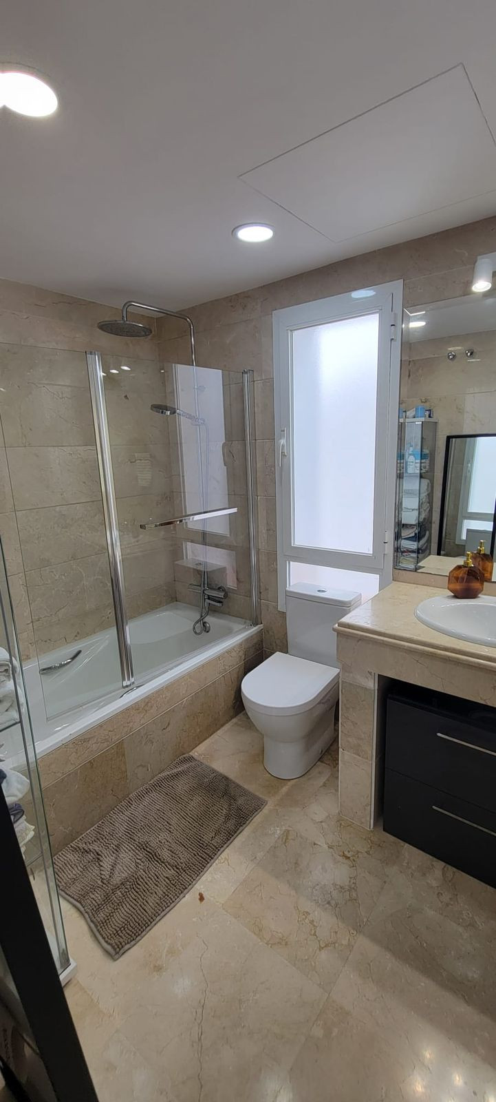 2 Bedroom Apartment in Marbella - Photo 19