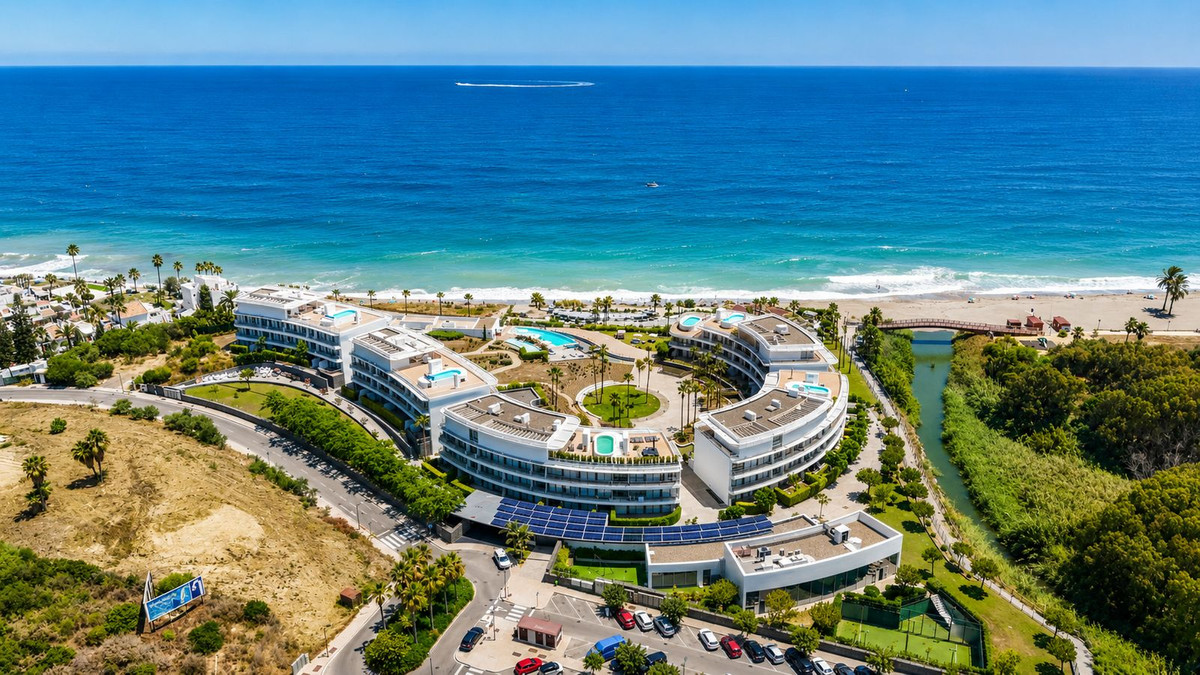 4 Bedroom Apartment in Estepona - Фото 23