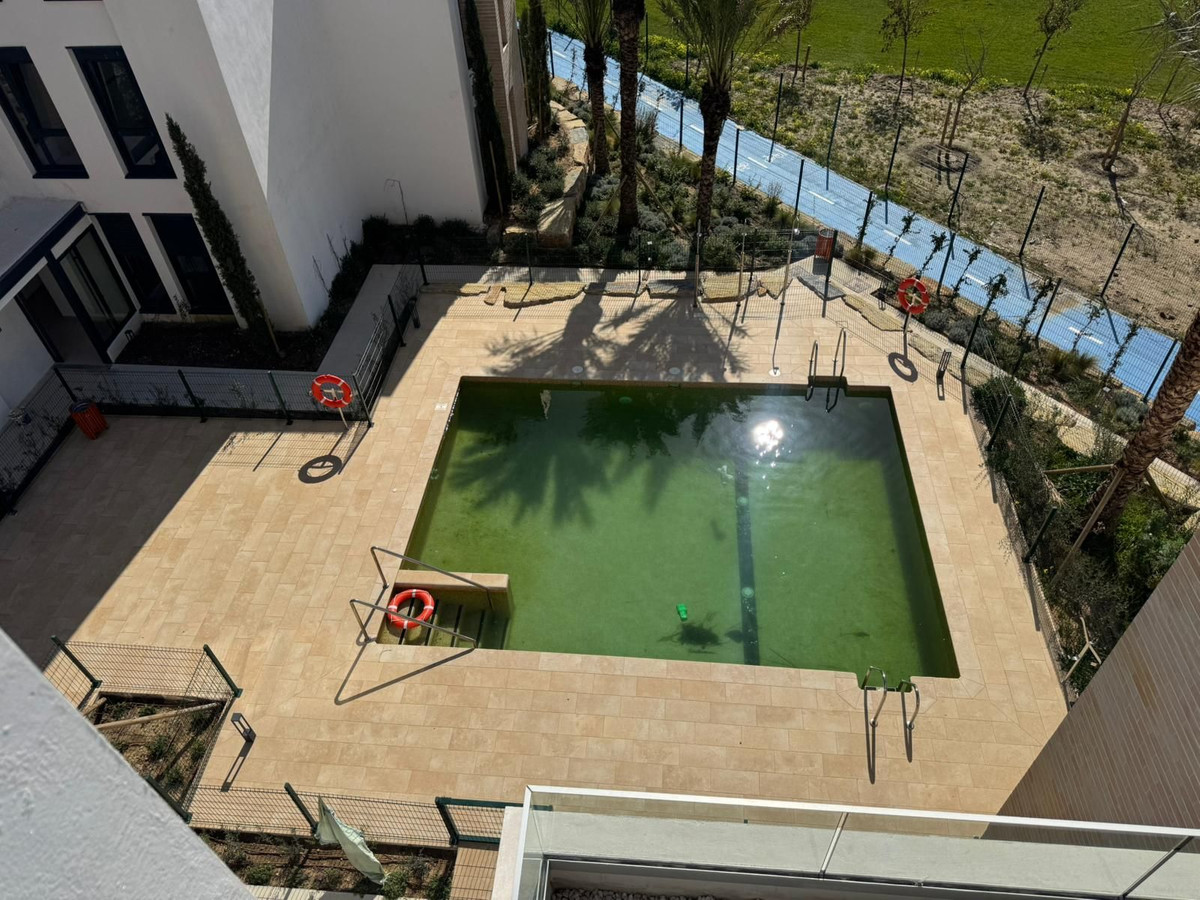 2 Bedroom Penthouse in Estepona - Photo 15