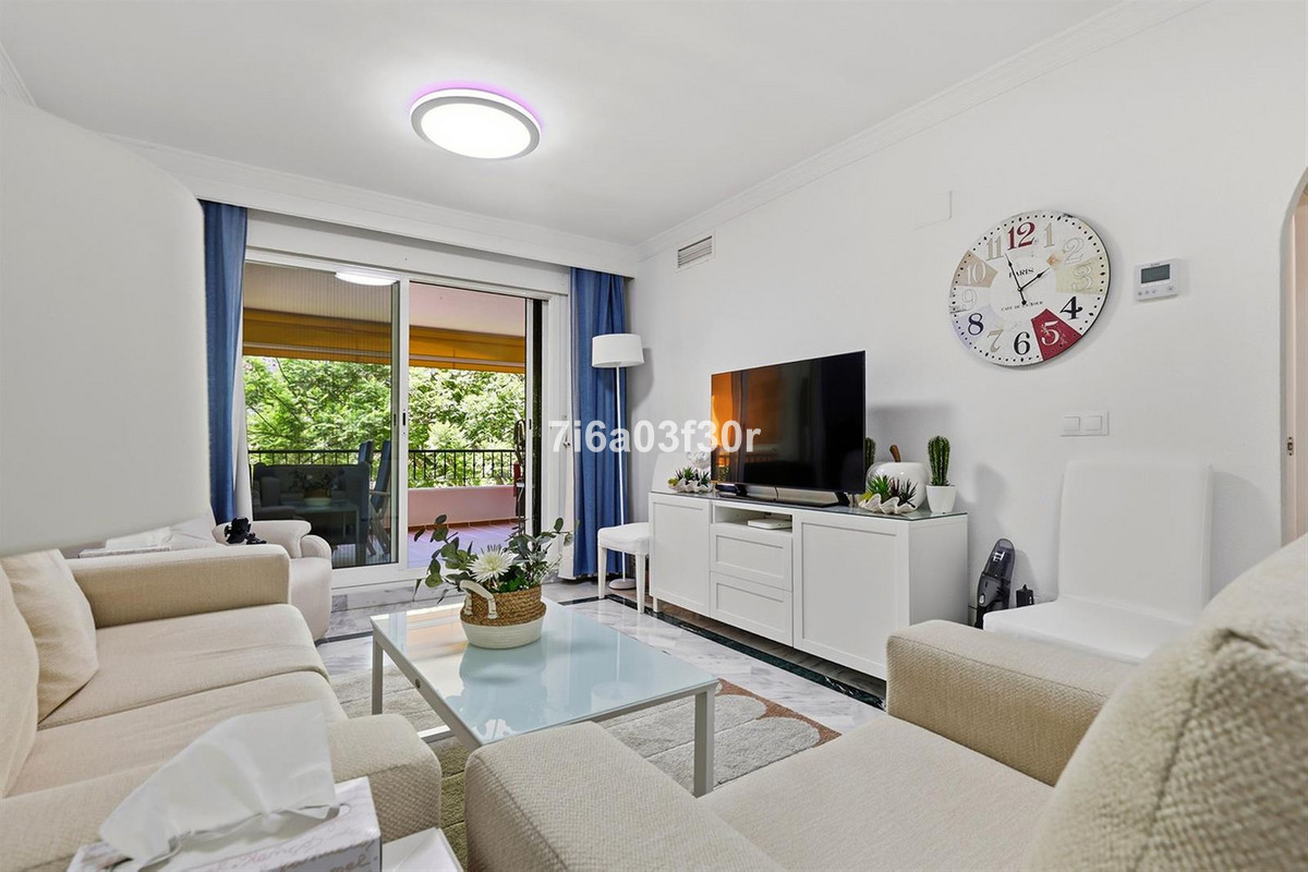2 Bedroom Apartment in Marbella - Photo 4
