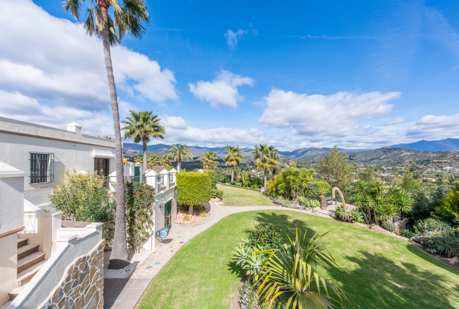 6 Bedroom Villa in Estepona - Фото 19