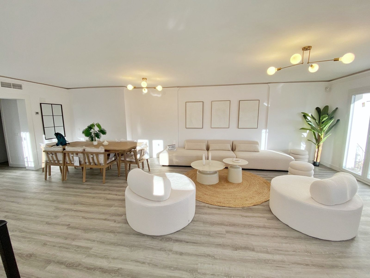 5 Bedroom Apartment in Benahavís