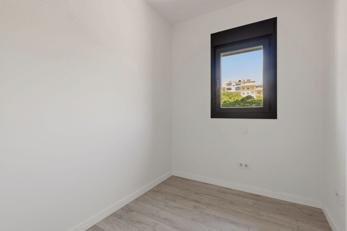 3 Bedroom Apartment in Estepona - Photo 29