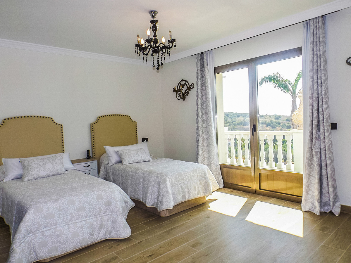 7 Bedroom Villa in Benahavís - Foto 43