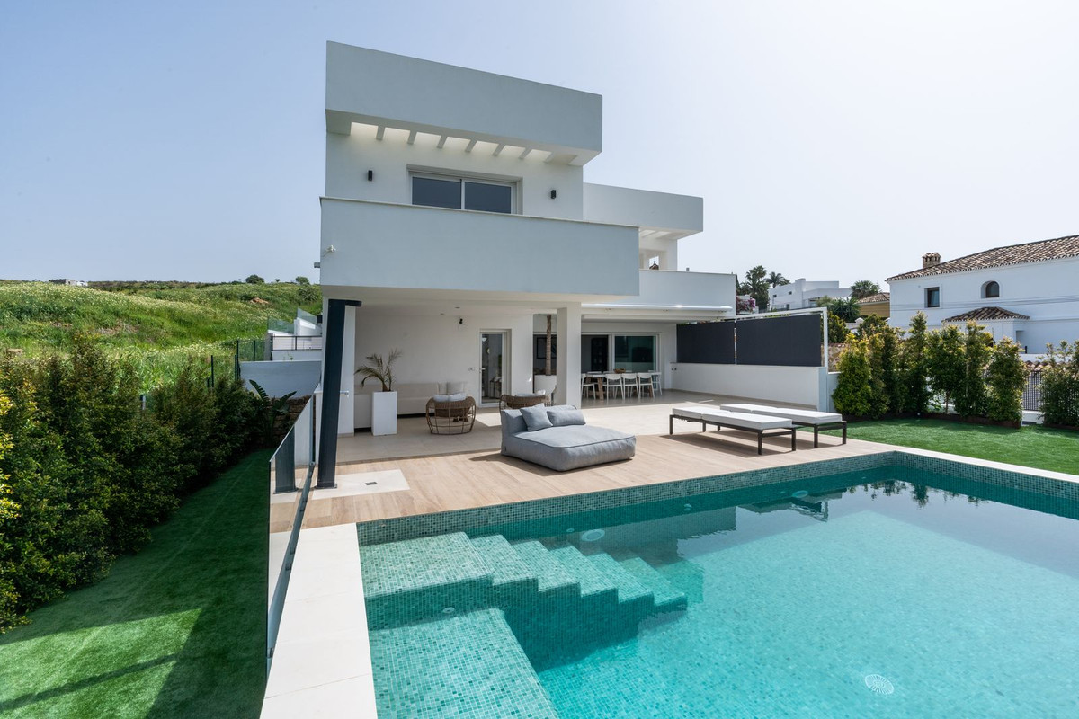 3 Bedroom Villa in Estepona - Photo 40